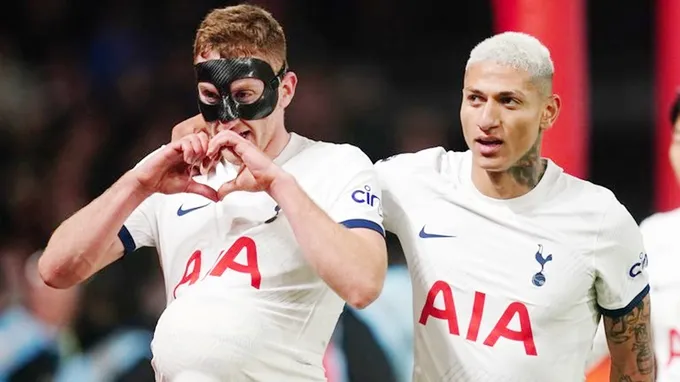 Dejan Kulusevski ghi bàn cho Tottenham Dejan Kulusevski ghi bàn cho Tottenham