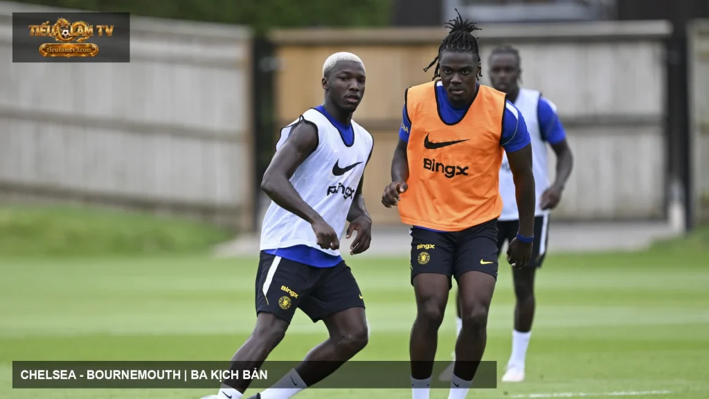 Các cầu thủ Chelsea trong buổi tập