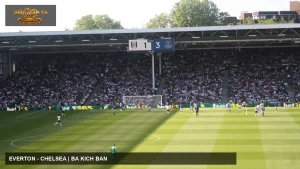 Các cầu thủ Everton trong một trận Ngoại hạng Anh năm 2025