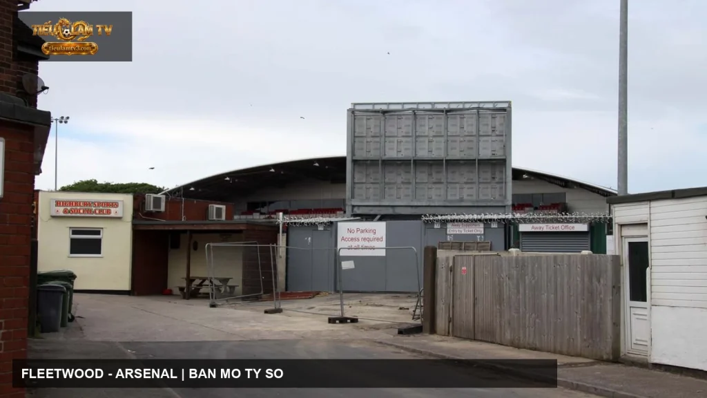 Lối vào khu vực đội khách tại sân của Fleetwood Town