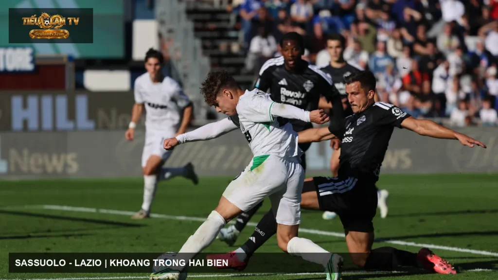 Sassuolo triển khai bóng trong một trận Serie A