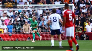 Tottenham triển khai bóng từ hàng thủ